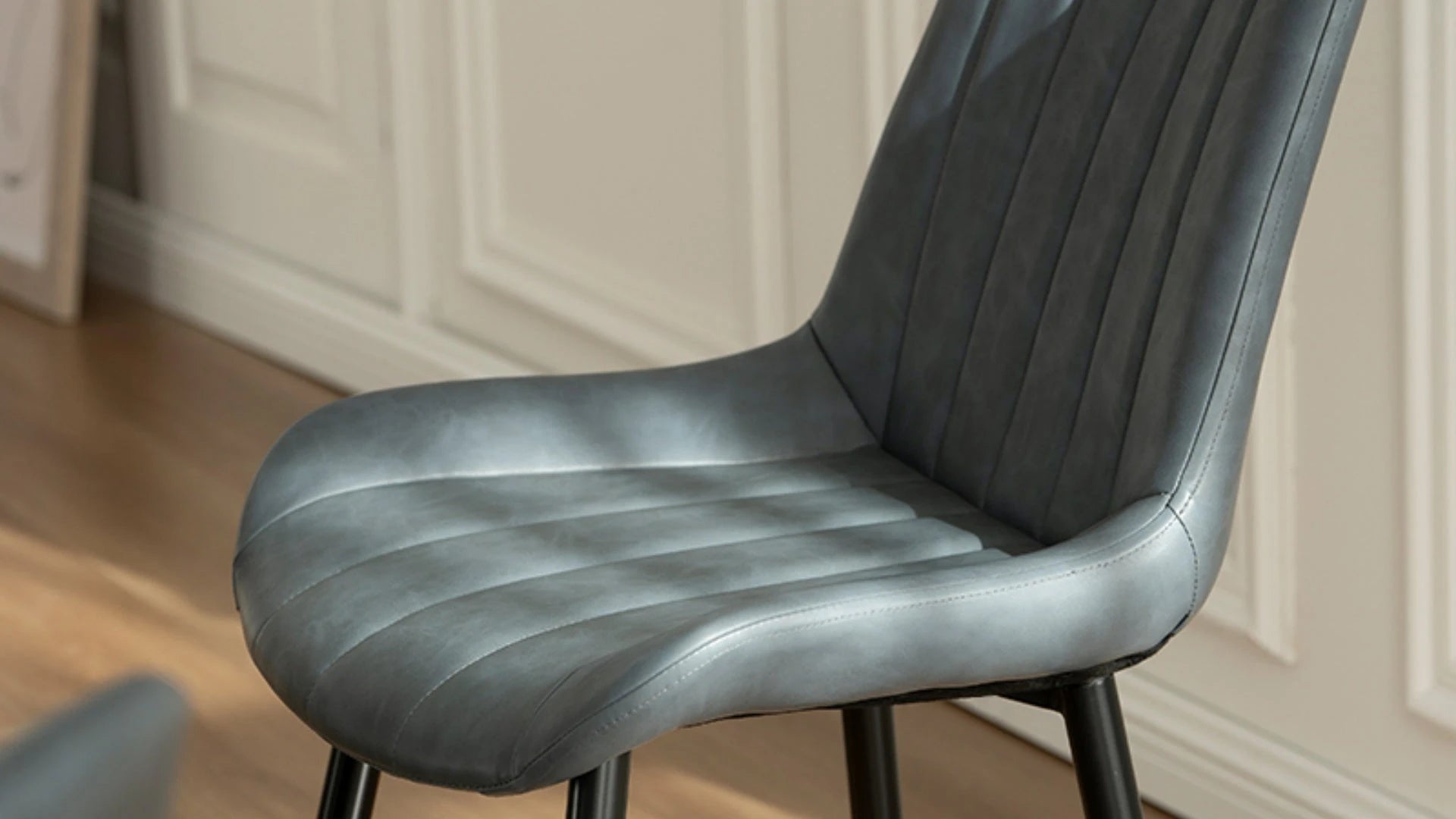 Cadeiras em couro pu