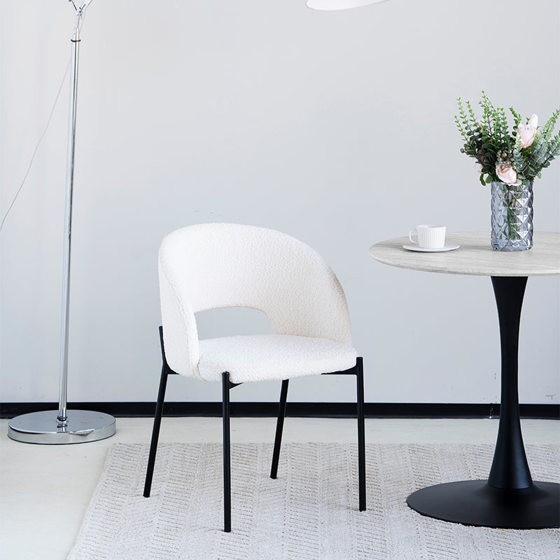 Cadeira de jantar Esme HDC022 em tecido de alta qualidade, estrutura em madeira e design moderno para sua sala de jantar.