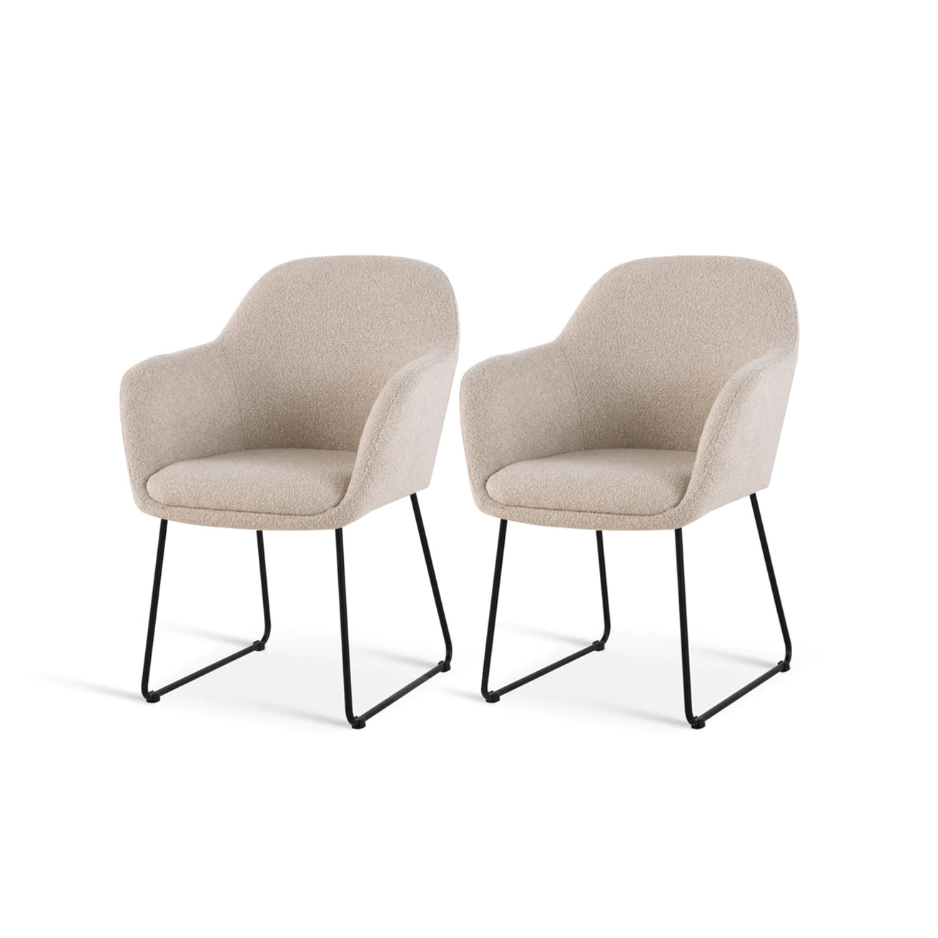 Poltrona de design Neve UDC22123 em veludo cinza claro, com estrutura metálica dourada e assento almofadado. Altura do assento: 45cm. Perfeita para salas de estar modernas ou escritórios elegantes. Pés com proteção antirriscos.