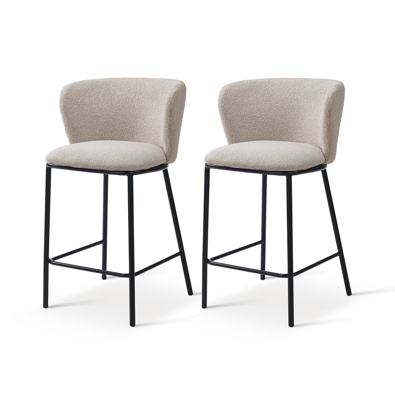 Banqueta Karin com assento almofadado e encosto curvado, ideal para refeições descontraídas